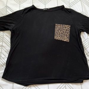 Black Boohoo shirt with cheetah print pocket - sz 6